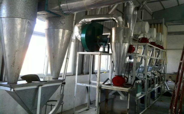 <a href=http://www.igem2.net.cn/product/6/ target=_blank class=infotextkey>玉米深加工機械</a>
