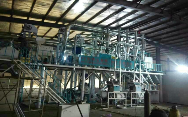 成套<a href=http://www.igem2.net.cn/product/6/ target=_blank class=infotextkey>玉米深加工機(jī)械</a>